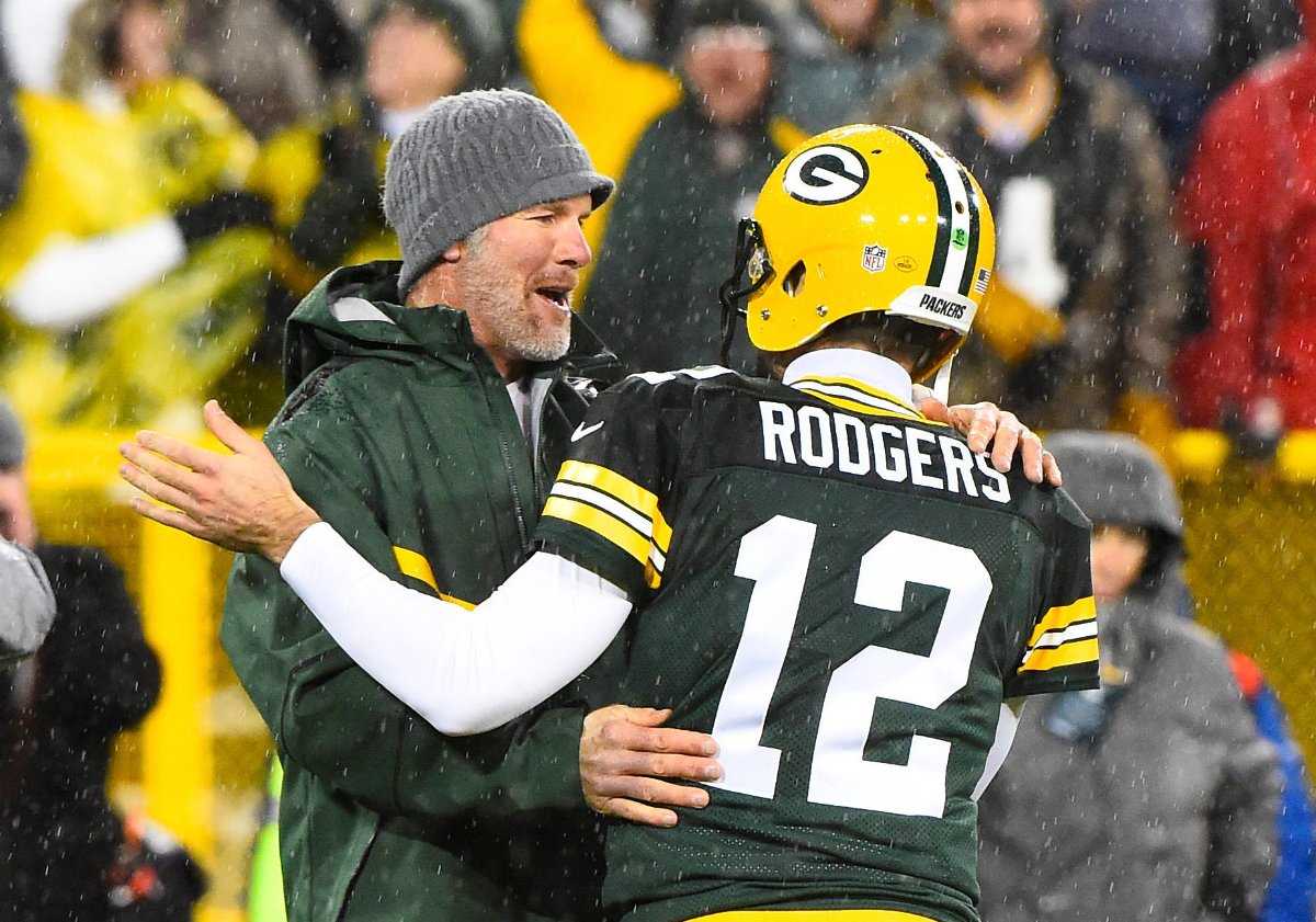 Brett Favre félicite Aaron Rodgers pour avoir battu le record de Packers TD ;  Fait également une demande spéciale