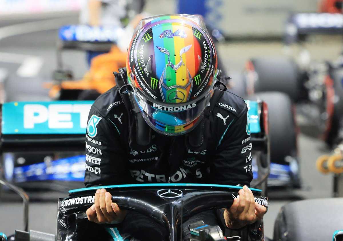 "C'est **" - Lewis Hamilton Fumes & fait une déclaration forte après une décision controversée qui confie à Max Verstappen la direction de l'Arabie saoudite