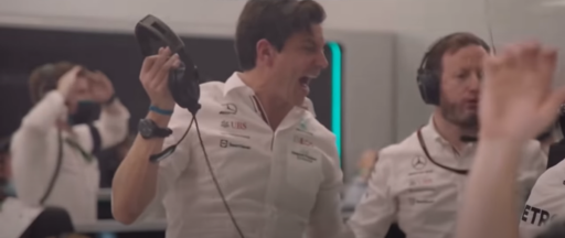 Émotions chères : combien coûtent les écouteurs Mercedes F1 Bose portés par Toto Wolff ?