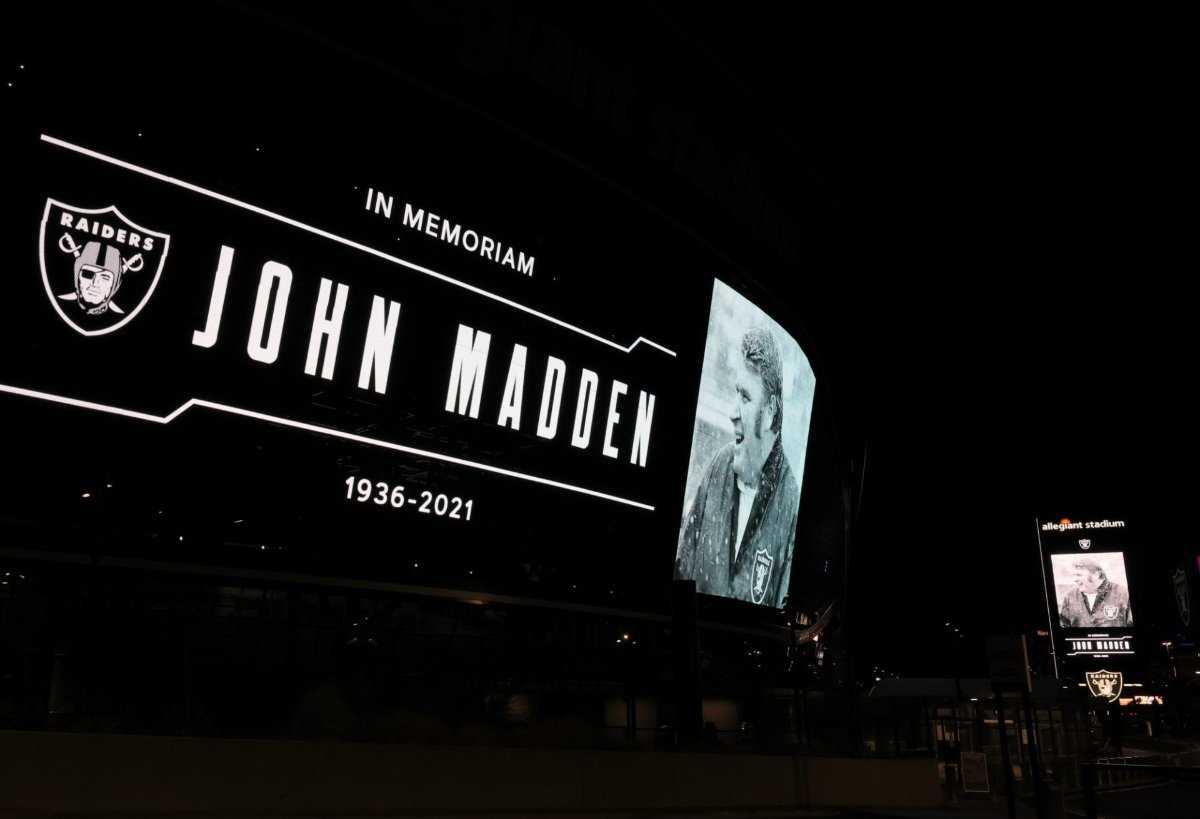"Je viens d'échanger des textes amusants avec lui" - Le manager des White Sox de Chicago rend hommage à John Madden lors de son décès