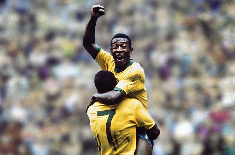 « 1000 buts pour qui ? » : un fan anglais affirme que la légende du football brésilien Pelé a été « surestimée »