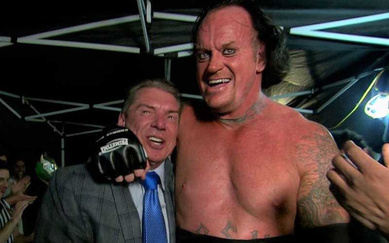 AEW Wrestler détaille le côté amusant de l'Undertaker tout en travaillant avec lui à la WWE : "Nous avons fait beaucoup avec l'Undertaker"