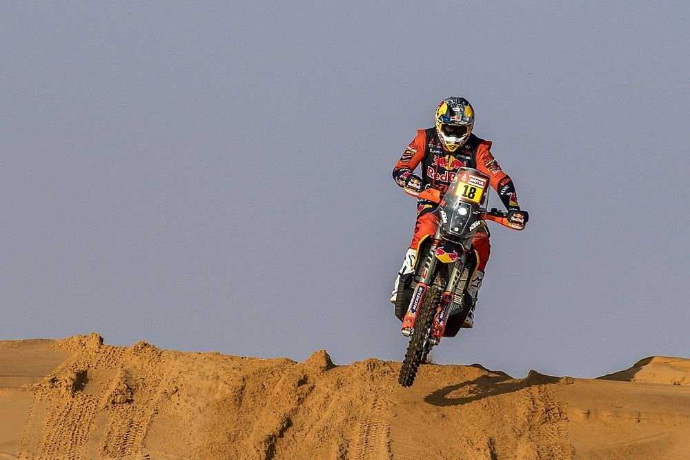 REGARDER: Les pistes dangereuses au rallye de Dakar s'avèrent coûteuses pour l'ancienne star du Moto GP, grièvement blessée, Danilo Petrucci