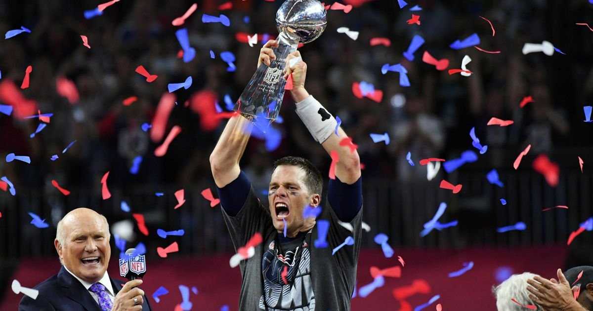 Tom Brady sur la victoire du Super Bowl 51 après avoir subi un coup de commotion : « À partir de ce moment-là, il s'agissait essentiellement d'un pilote automatique »
