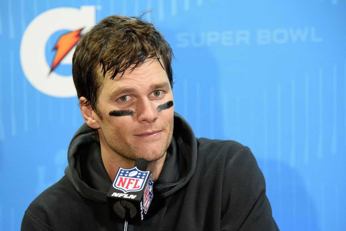 Tom Brady compare Joe Burrow aux quarts-arrière légendaires de la NFL : « Peyton Manning a eu une séquence incroyable contre sa blessure au cou »