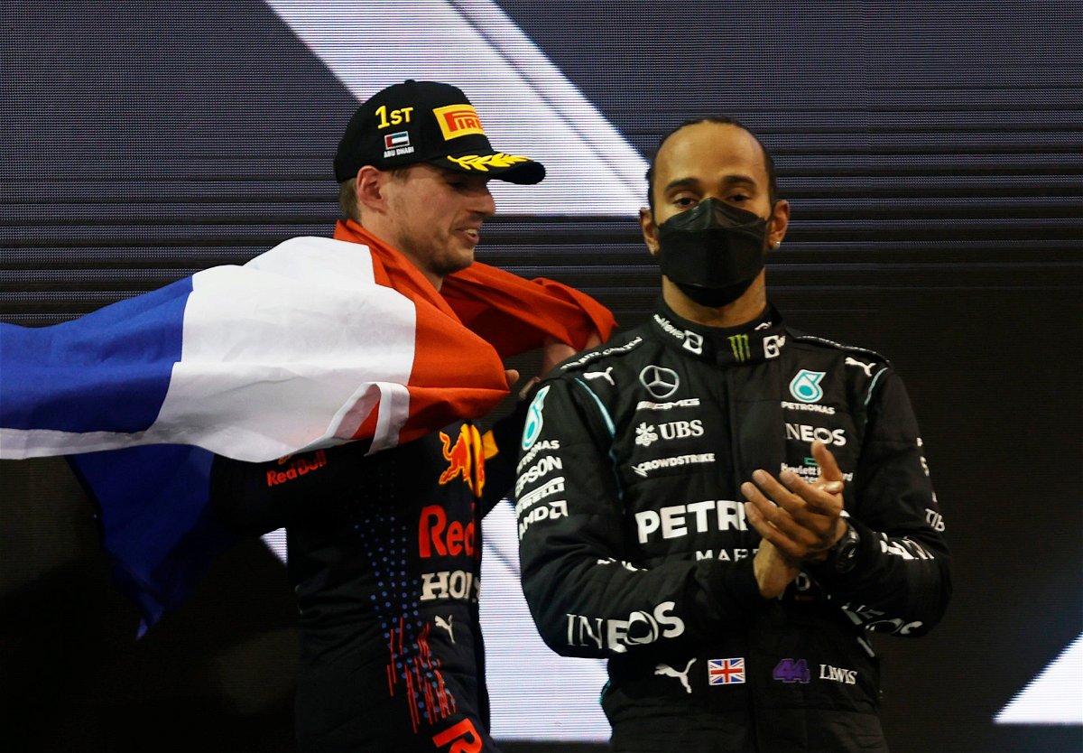 "Il ne gagnera peut-être pas de course cette année" - F1 Insider révèle le point de vue du paddock sur Blighted Lewis Hamilton