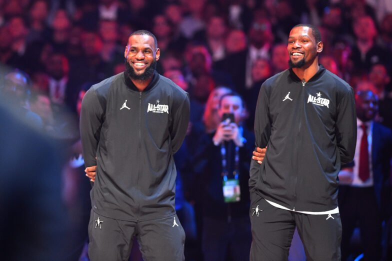 LeBron James montre son amour à Kevin Durant pour sa nouvelle chaussure signature