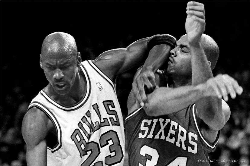 Michael Jordan a une fois critiqué Charles Barkley pour avoir tenté de rejoindre la politique : « Je ne voterais pas pour lui »