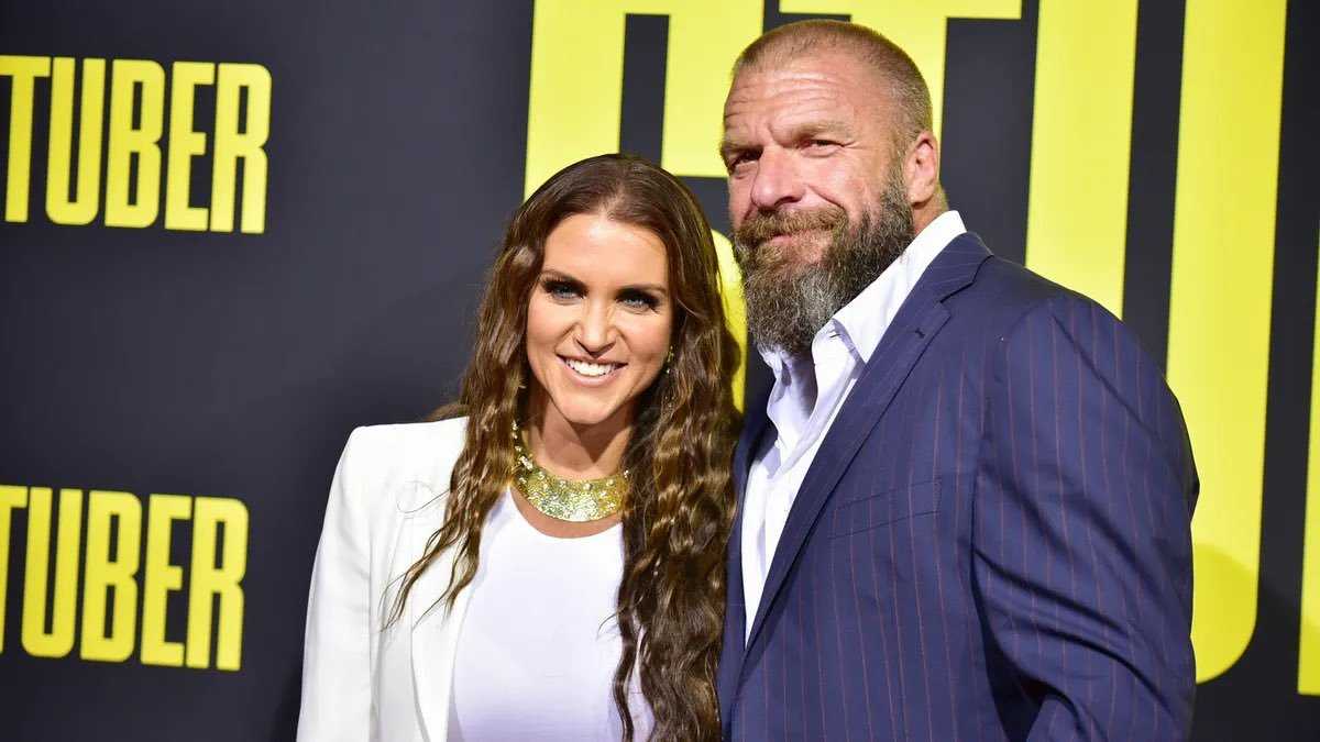 Énorme mise à jour sur le rôle de Triple H à la WWE après que sa femme Stephanie McMahon a pris un congé