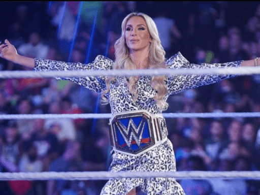 L’ancienne star de la WWE a révélé qu’elle avait accepté un segment “embarrassant” avec Charlotte Flair au milieu des craintes d’être libérée par la WWE