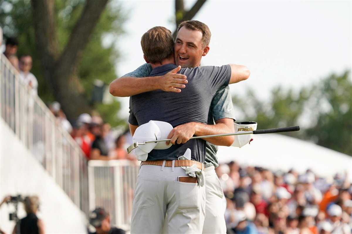 « Nous sommes probablement les meilleurs amis » : Sam Burns revient sur son amitié avec le n°1 mondial Scottie Scheffler après l'avoir battu lors d'un intense PGA Tour Playoff