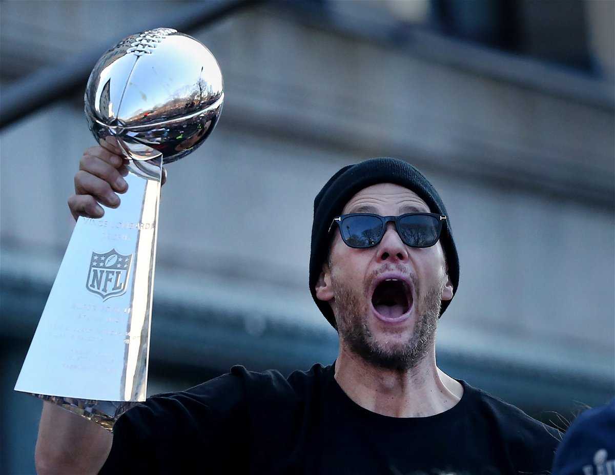 RAPPORT: Tom Brady diffusera le Super Bowl 2023 avec FOX malgré le début de la saison avec les Buccaneers de Tampa Bay