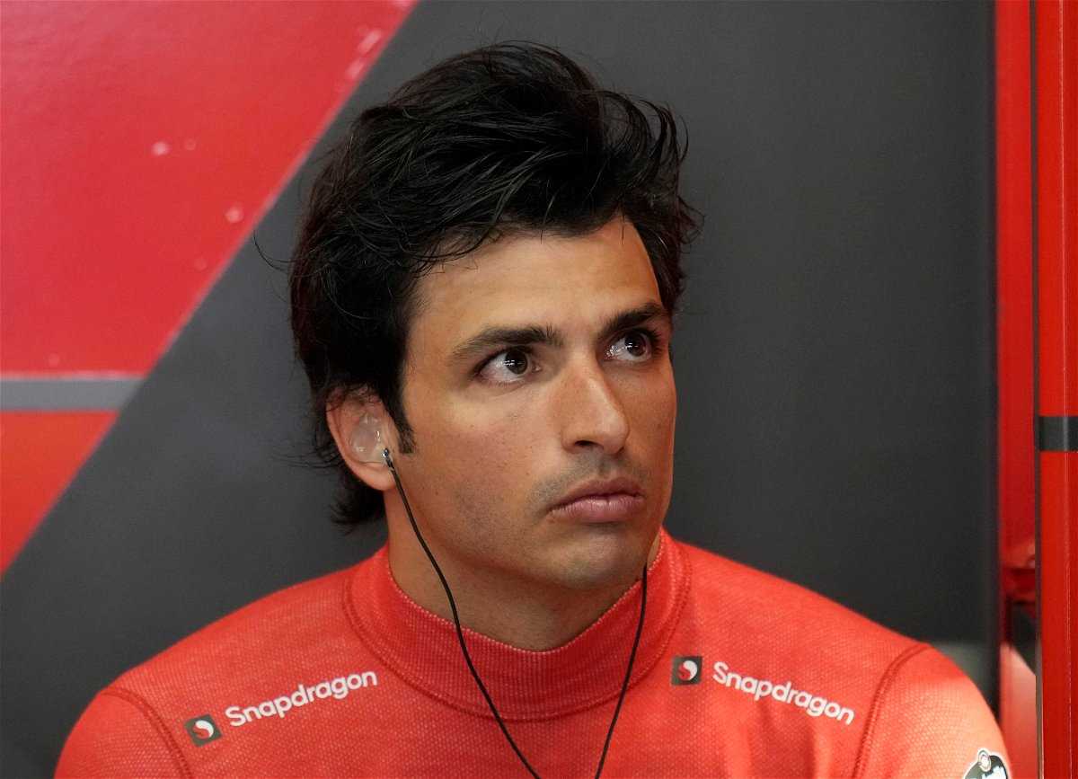 Carlos Sainz révèle la dernière lueur d'espoir en faisant tomber le partenaire Ferrari en forme Charles Leclerc
