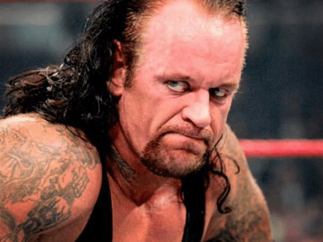 "Désolé Undertaker, nous n'avons pas d'armes": le meilleur lutteur AEW tire sur la légende de la WWE et révèle le rôle crucial de Shaq dans sa vie