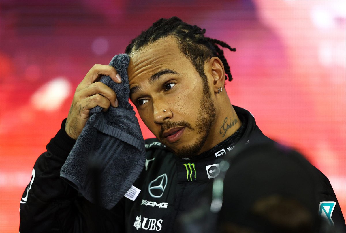 "Je ne sais pas ce qu'il fait en s'habillant dans tous ces vêtements amusants": Lewis Hamilton a été saccagé par manque d'intérêt au milieu d'un "mauvais travail" avec Mercedes F1