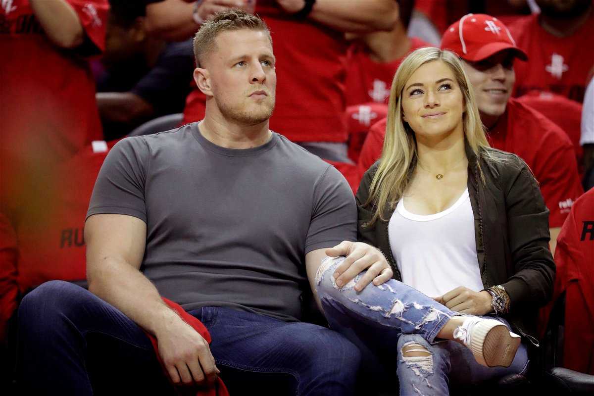 La star des Cardinals de l'Arizona, JJ Watt, et sa femme, la joueuse de football Kealia Watt, partagent des nouvelles passionnantes