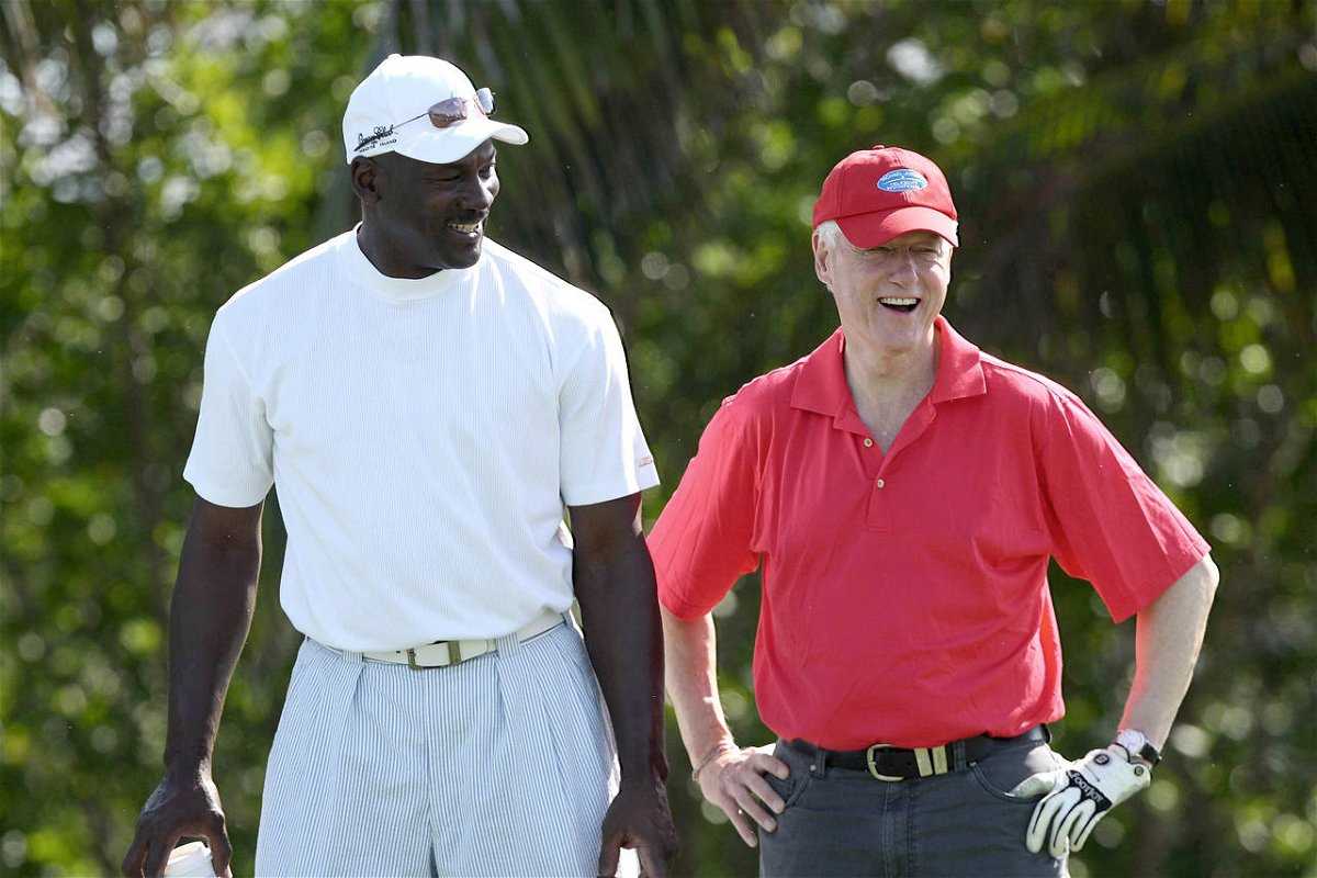 Le super compétitif Michael Jordan a utilisé 9 mots pour insulter sauvagement l'ancien président américain Bill Clinton sur le terrain de golf