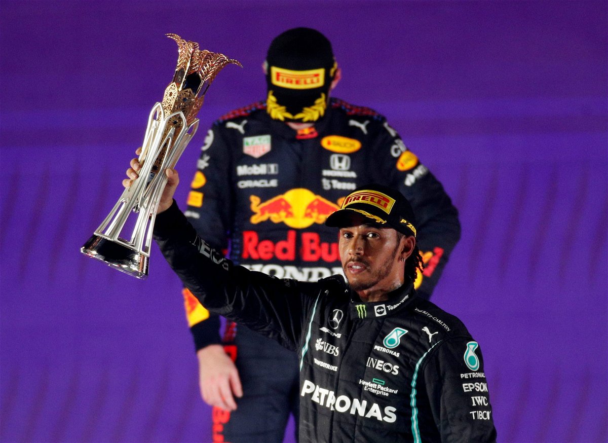 Max Verstappen s'est moqué du rival de F1 Lewis Hamilton alors que le message texte personnel refait surface après la tristement célèbre débâcle du GP britannique de 2021
