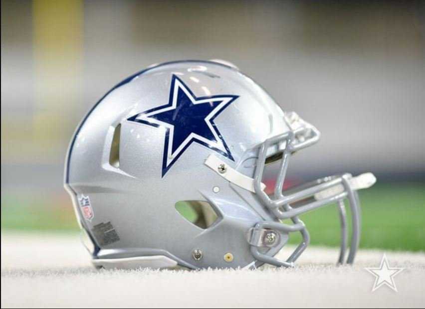 REGARDER: La légende des Cowboys de Dallas s'est une fois retrouvée au camp d'entraînement dans une course inimaginable