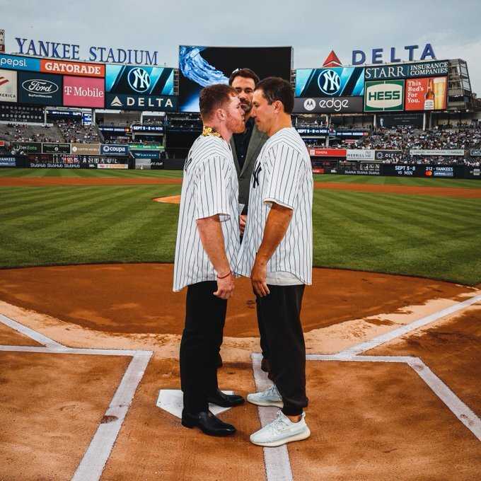 REGARDER: Les champions de boxe Canelo Alvarez et Gennady Golovkin lancent le premier lancer pour les Yankees de New York avant Epic Canelo vs GGG3