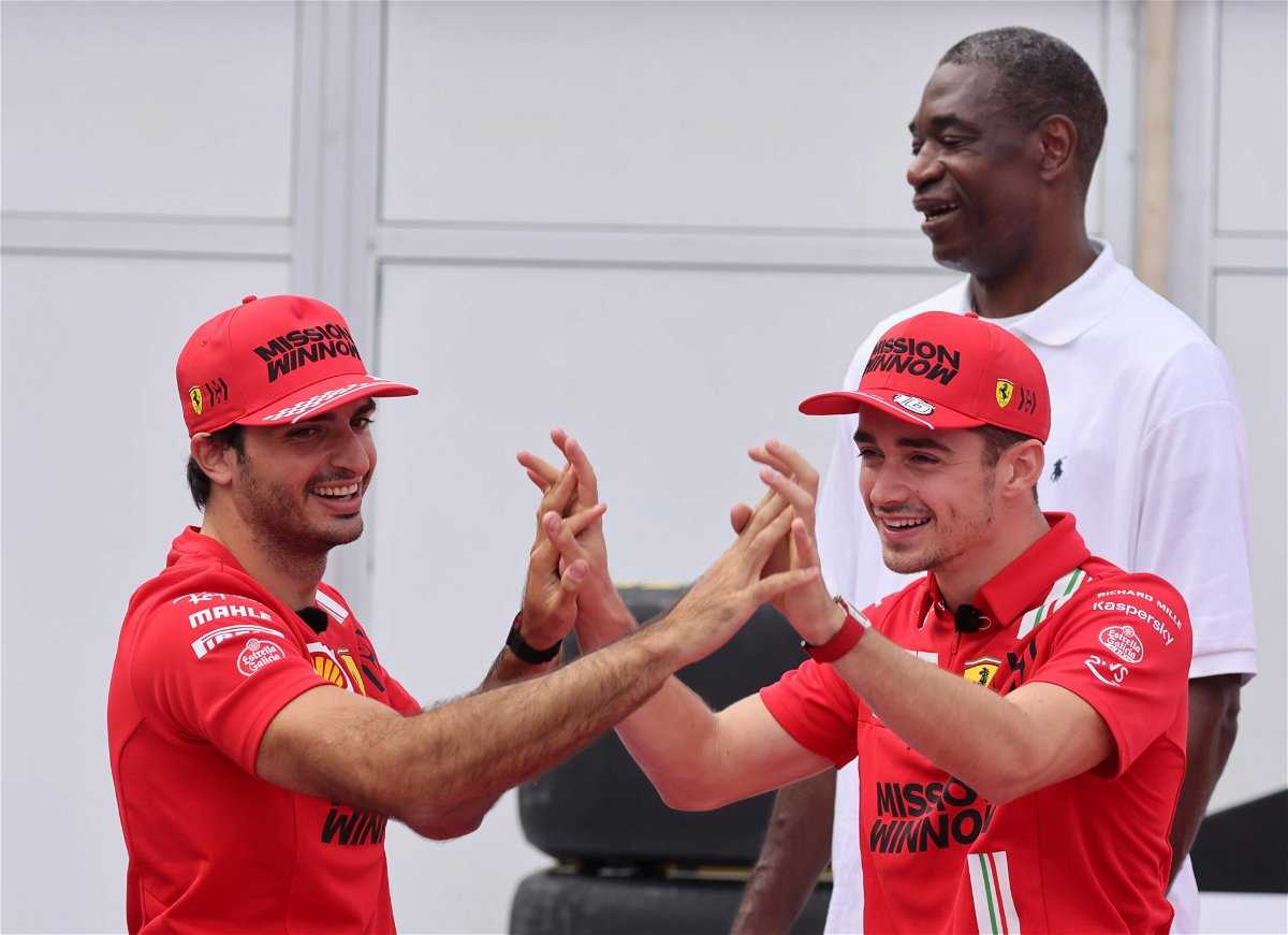 REGARDER: Les fans de F1 divisés sur le sketch Ferrari-Shell "Digne d'Oscar" de Charles Leclerc et Carlos Sainz