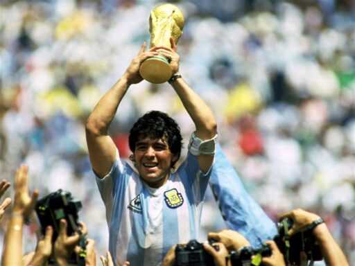 Roberto Duran a une fois plaisanté sur Diego Maradona et a donné une leçon à Sylvester Stallone