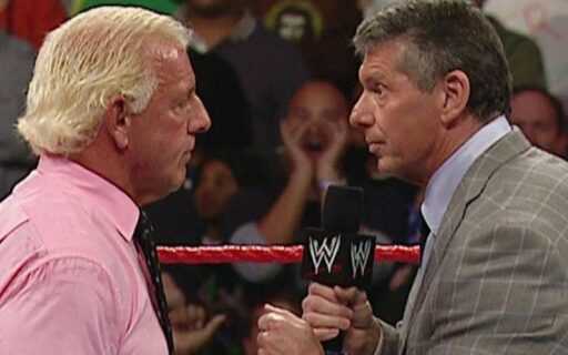 Vince McMahon ‘Chewed Out Ric Flair’s A **’ So Bad Le 16x champion du monde éclate en sanglots: “N’êtes-vous pas un homme en assez!”