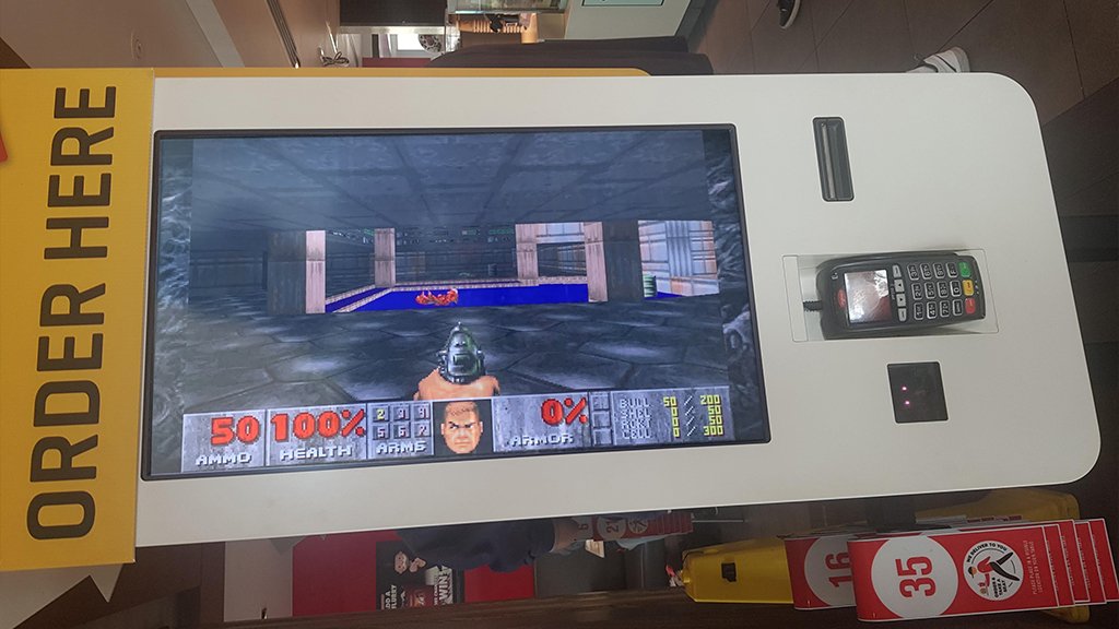Bizarre Doom Game dans un kiosque McDonald's laisse les fans en grand écart !
