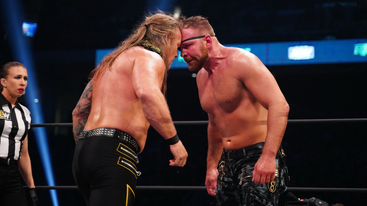 "Ce n'est pas de la lutte": les fans déchirent le match AEW Blood and Guts "extrêmement sanglant et bâclé" avec Jon Moxley, Chris Jericho et plus