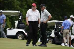 Avec encore une autre confrontation à la propriété de Donald Trump, LIV Golf ajoute l'ancien site de la Ryder Cup à son solide calendrier 2023