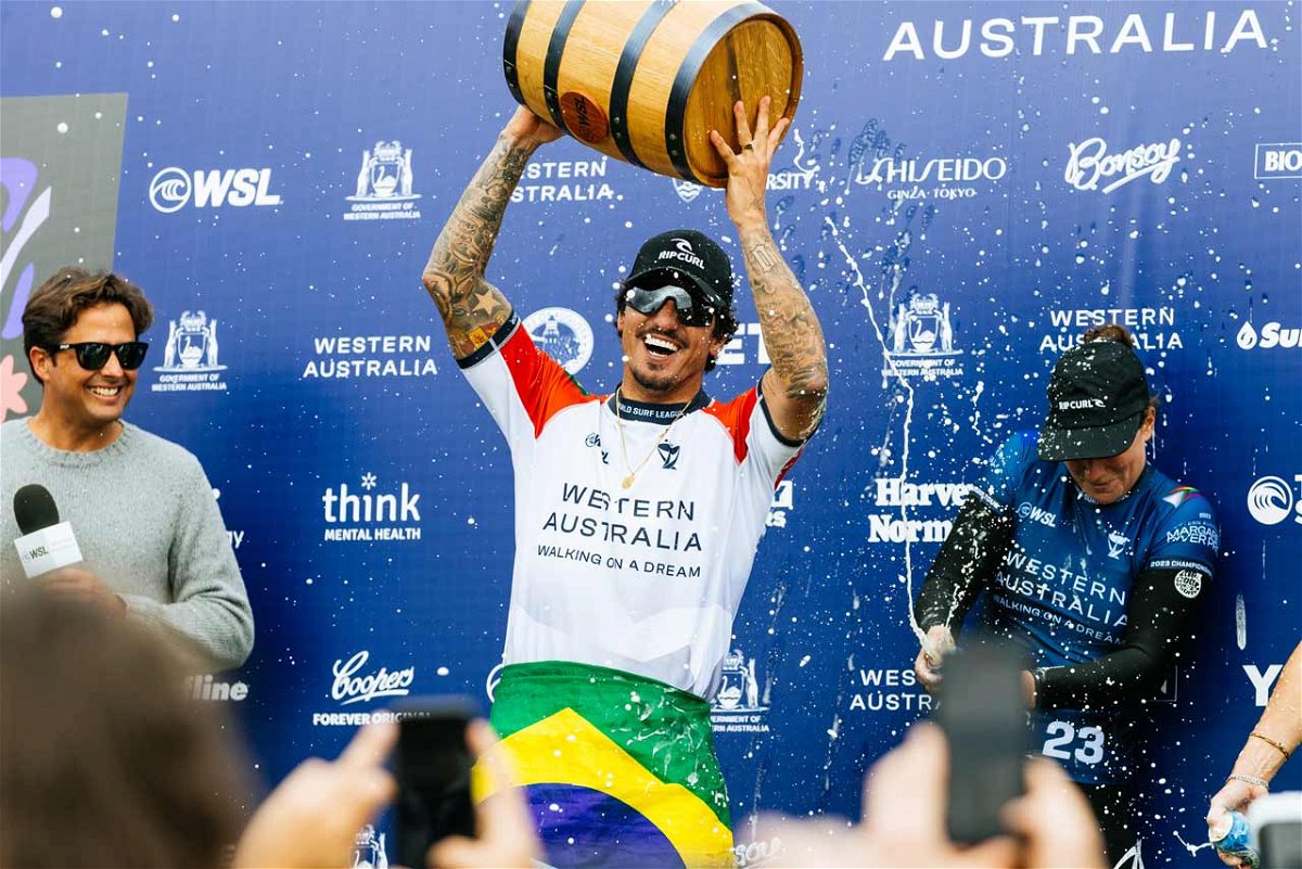 "Le champion est de retour": Surfing World salue une star de 29 ans après une incroyable réussite