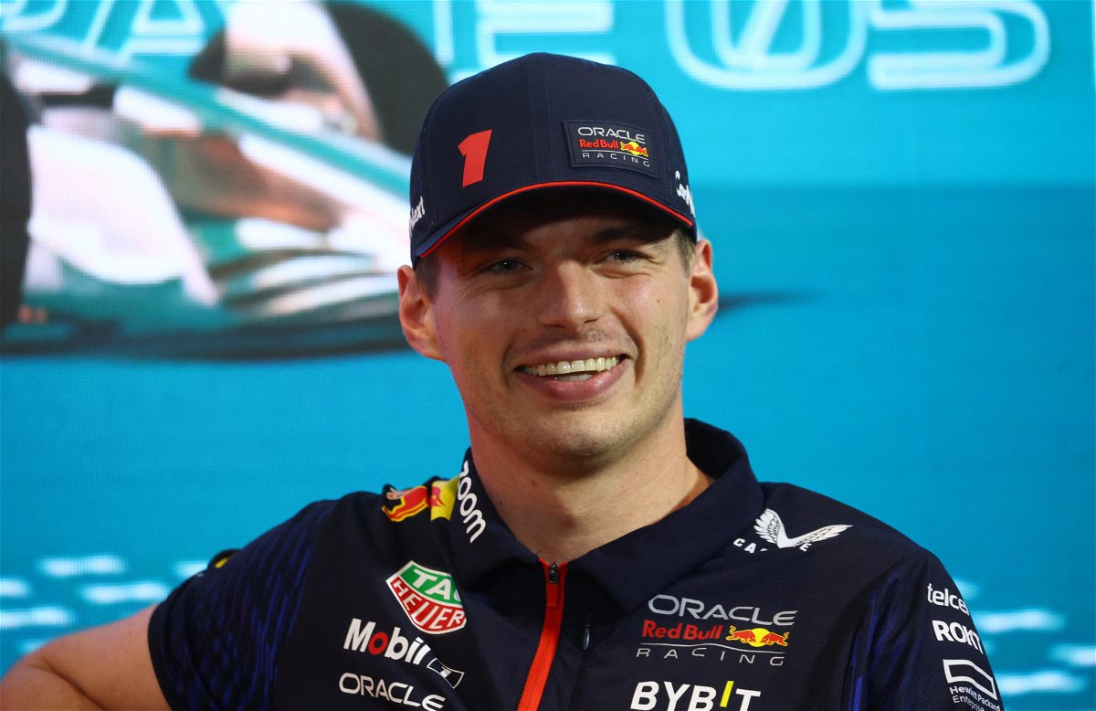 Regardez: Le pilote champion du monde de F1 Max Verstappen trompe
