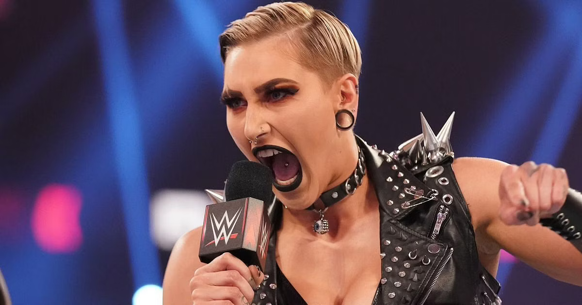Rhea Ripley jure de faire regretter à Seth Rollins de l’avoir piégée pour recréer un endroit emblématique sur WWE RAW