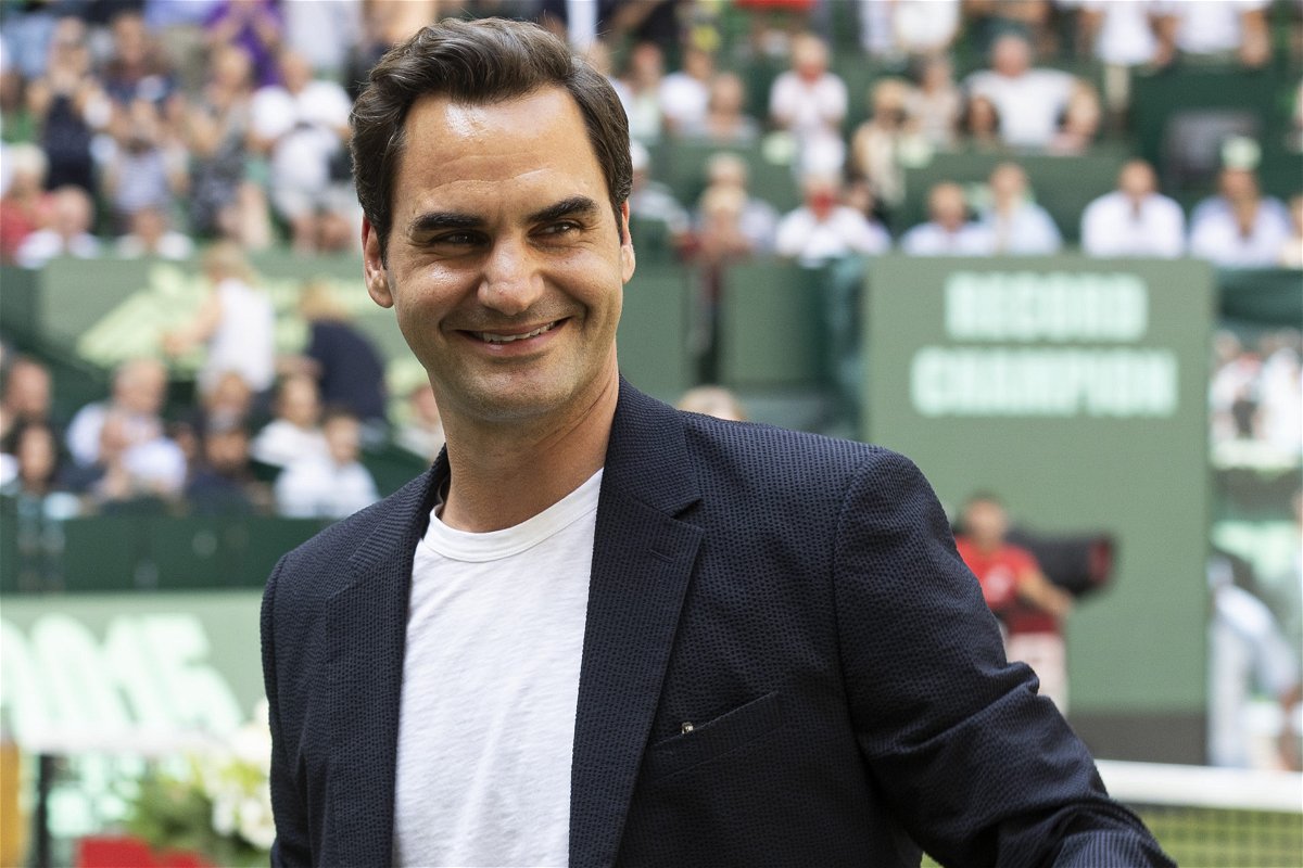 "Il aurait continué à jouer jusqu'à 100 ans" - La blessure au genou de Roger Federer, 41 ans, est mise en évidence alors que l'ex-entraîneur fait une révélation émotionnelle