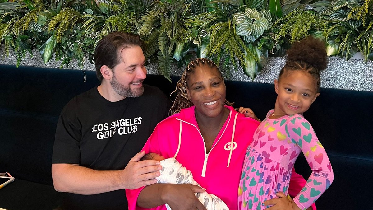Le magnifique cadeau de Supergiant de 139 000 000 000 $ pour le nouveau-né de Serena Williams dévoilé alors que la femme de 42 ans présente sa collection « plus grande que les clubs de golf »