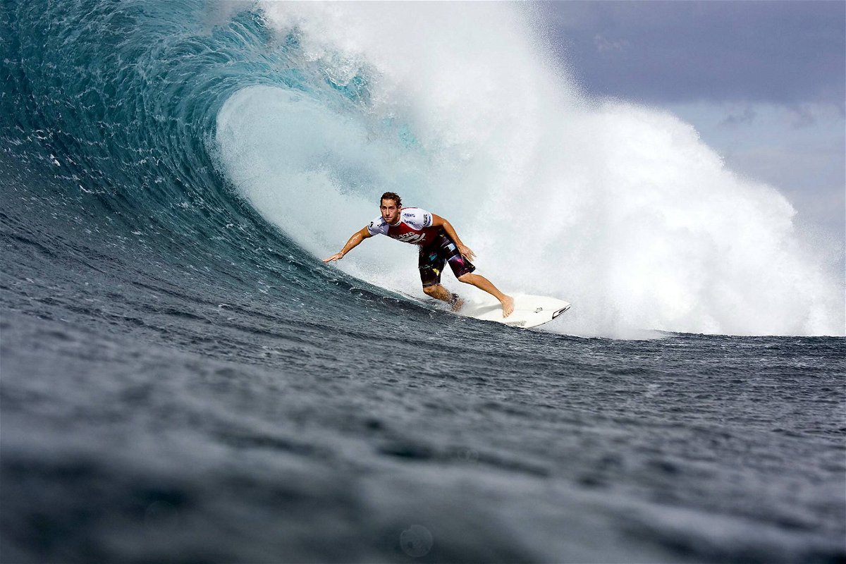 Quelques jours après avoir perturbé Internet avec une aventure de surf « sauvage », un Australien est la proie d’une perte soudaine