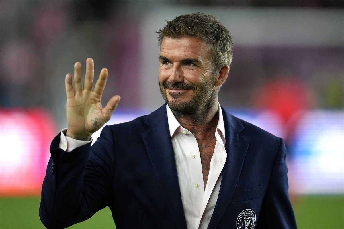 L'allure de la légende du football David Beckham s'avère trop tentante pour résister à l'ex-entraîneur d'Andre Agassi alors que les fonctions de Jannik Sinner passent temporairement au second plan