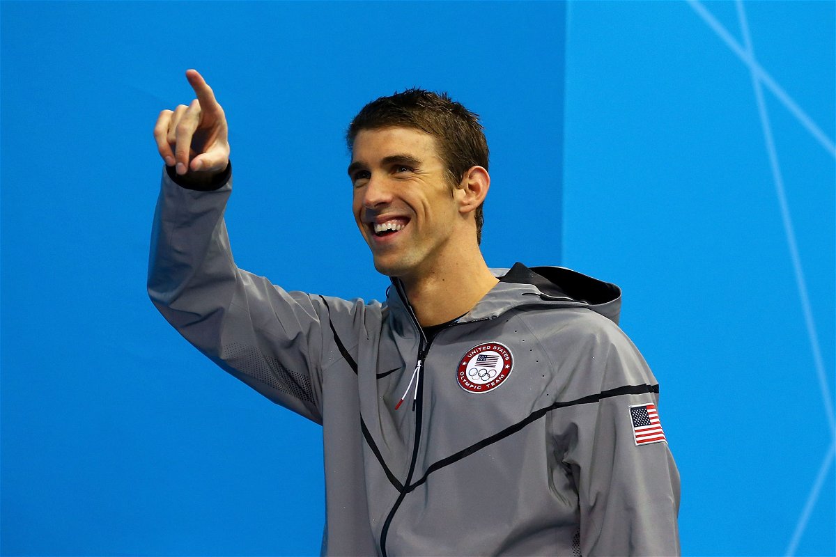 Quelques jours après les jeunes hyping NCAA de Michael Phelps, un autre olympien aperçu en train d'encourager les Mustangs de SMU